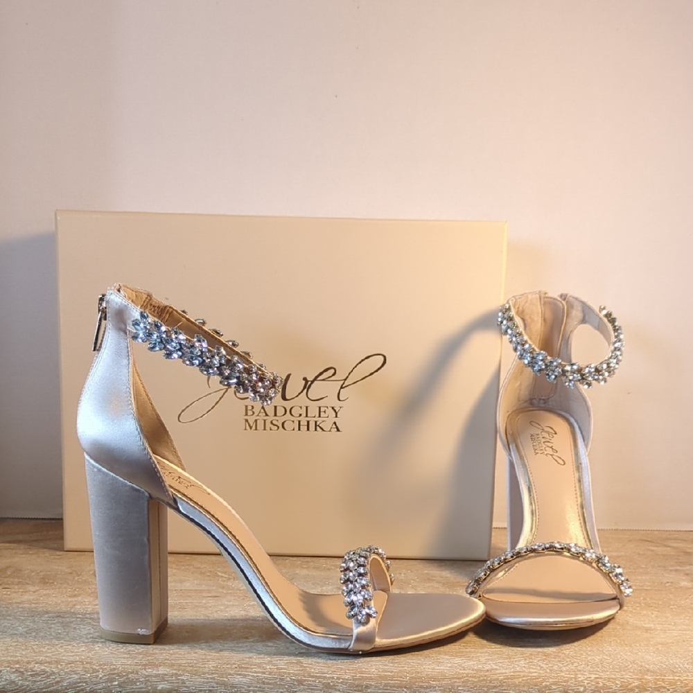 New Jewel Badgley Mischka Silver Caroline Embellished Strap Evening Shoe US 9